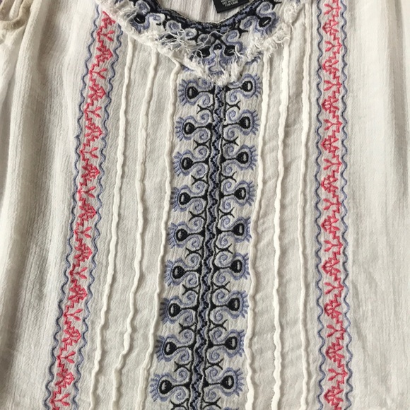 Detailed tank top - Picture 2 of 2